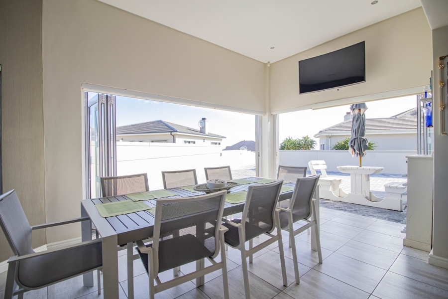 3 Bedroom Property for Sale in Pearl Bay Western Cape